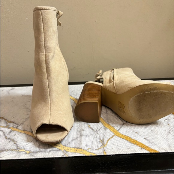 Aldo open toe sling back booties; nice, classy, and comfortable; inside zipper - Picture 13 of 16